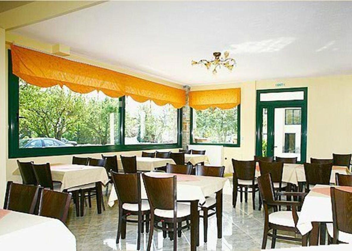 Hotel Galaxias Loutraki  Exterior photo